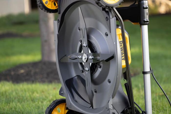 Газонокосарка акумуляторна DeWalt XR FLEXVOLT 54В 53см 67л 25-102мм 26кг без АКБ та ЗП