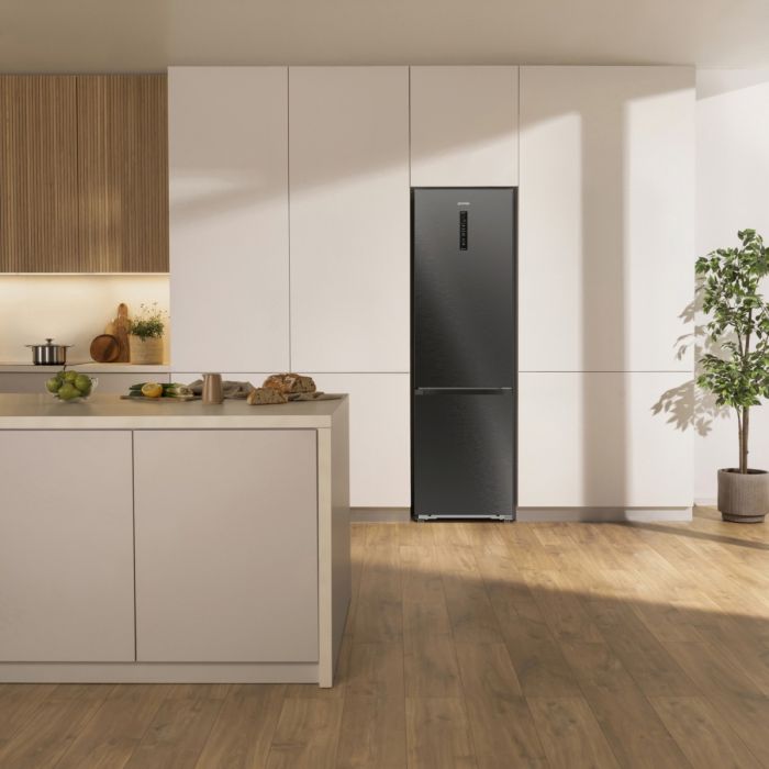 Холодильник з нижн. мороз. камерою Gorenje, 203х66х60см, 2 двері, 257(121)л, А+, Total NF, Зона св-ті, Інвертор, Зовн. Дисп, Wi-Fi, чорний