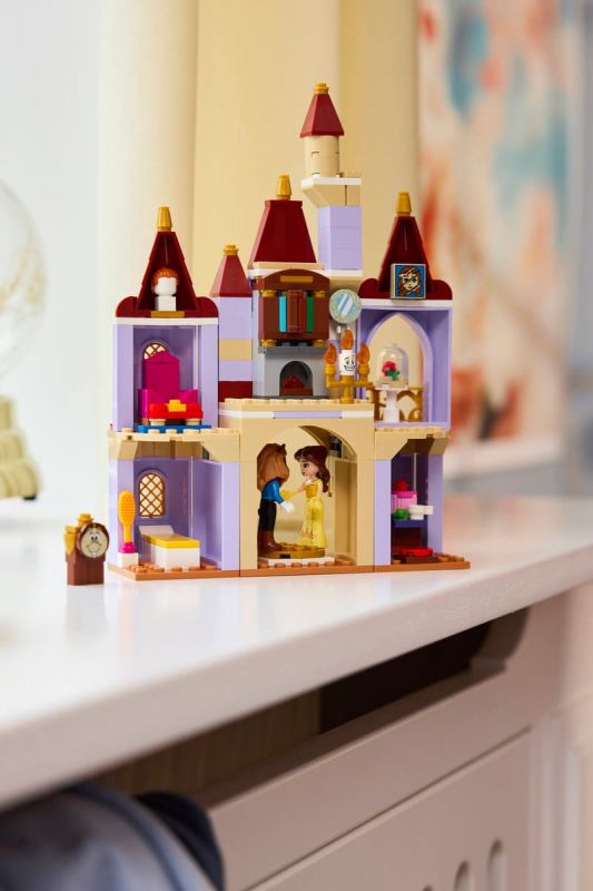 Конструктор LEGO Disney Princess Зачарований замок Красуні і Чудовиська