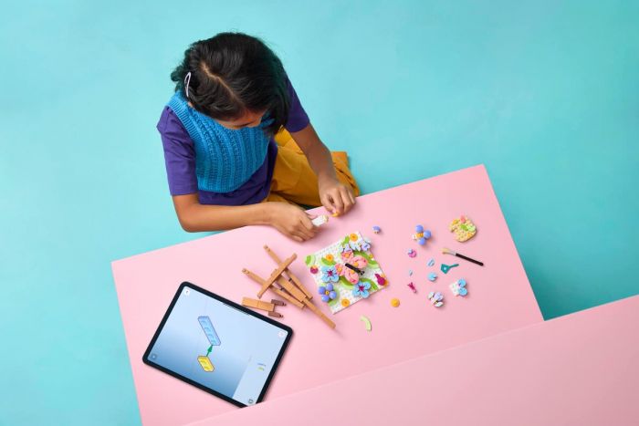 Конструктор LEGO Creator Декоративний живопис «Квіткове мистецтво»