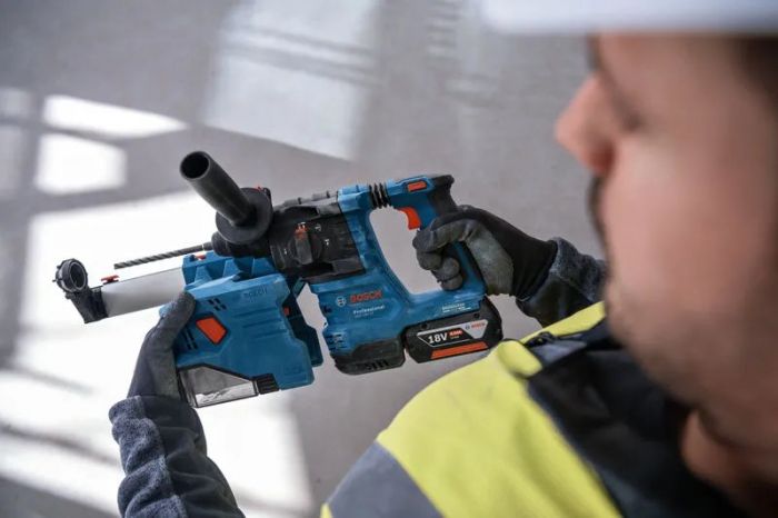 Набір із трьох акумуляторних інструментів Bosch Professional дриль-шурупокрут GSR 18V-65, перфоратор GBH 18V-22, гайковерт ударний GDX 18V-285 акб 3x5А·год, ЗП, сумка M-BAG