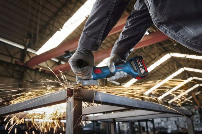 Набір із трьох акумуляторних інструментів Bosch Professional дриль-шурупокрут GSR 18V-45, перфоратор GBH 18V-22, Шліфмашина кутова GWS 18V-8 акб 3x4А·год, ЗП, сумка M-BAG