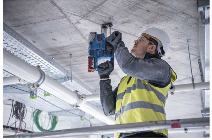 Набір із трьох акумуляторних інструментів Bosch Professional 18В дриль-шурупокрут GSR 18V-65, перфоратор GBH 18V-22, Шліфмашина кутова GWS 18V-8, акб 2x5А·год, ЗП 3 кейси L-BOXX 136