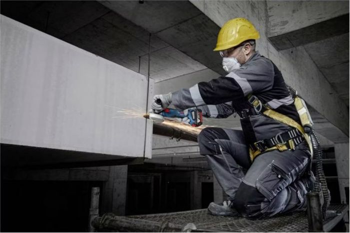 Набір із трьох акумуляторних інструментів Bosch Professional 18В дриль-шурупокрут GSR 18V-65, перфоратор GBH 18V-22, Шліфмашина кутова GWS 18V-8, акб 2x5А·год, ЗП 3 кейси L-BOXX 136
