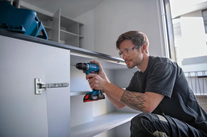 Набір із двох акумуляторних інструментів Bosch Professional 18В дриль-шурупокрут GSR 18V-45, Шліфмашина кутова GWS 18V-8, акб 2x4А·год, ЗП, сумка M-BAG