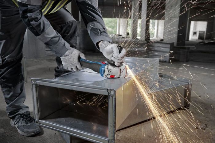 Набір із двох акумуляторних інструментів Bosch Professional 18В дриль-шурупокрут GSR 18V-45, Шліфмашина кутова GWS 18V-8, акб 2x4А·год, ЗП, сумка M-BAG