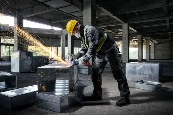 Набір із двох акумуляторних інструментів Bosch Professional 18В дриль-шурупокрут GSR 18V-45, Шліфмашина кутова GWS 18V-8, акб 2x4А·год, ЗП, сумка M-BAG