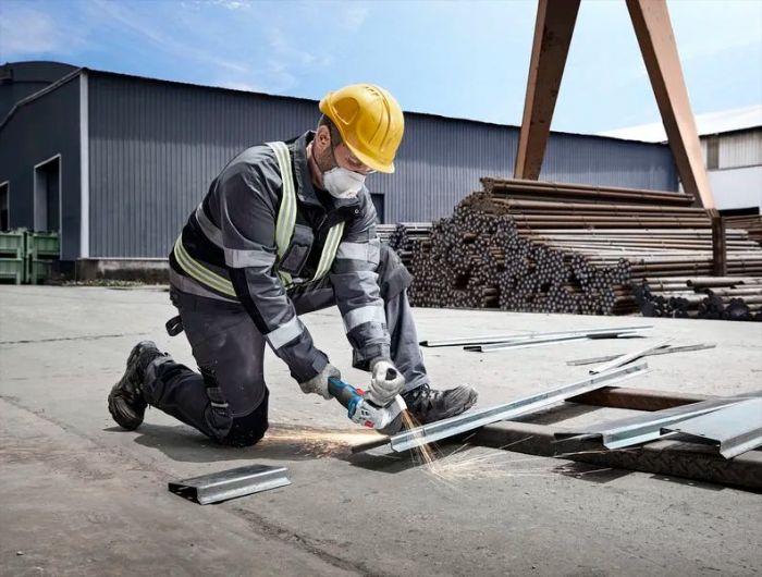 Набір із двох акумуляторних інструментів Bosch Professional 18В дриль-шурупокрут GSR 18V-45, Шліфмашина кутова GWS 18V-8, акб 2x4А·год, ЗП, сумка M-BAG