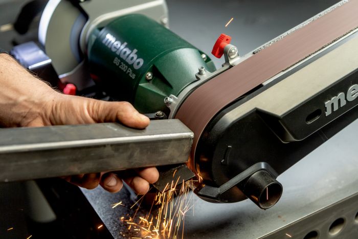 Верстат заточувально-шліфувальний Metabo BS 200 Plus 600Вт коло 200мм стрічка 50х1000мм 2980об/хв 16.9кг