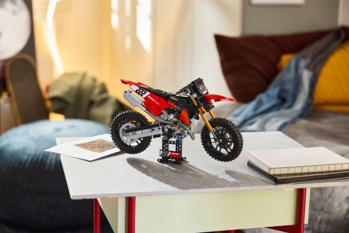 Конструктор LEGO Technic Мотоцикл Ducati Desmo450 MX Factory