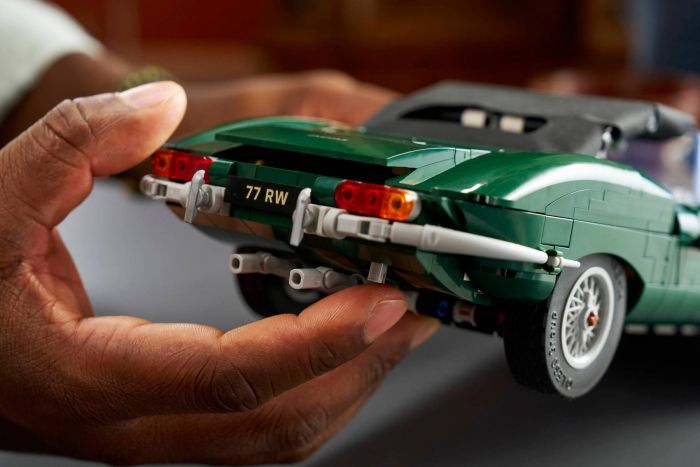 Конструктор LEGO Icons Jaguar E-Type
