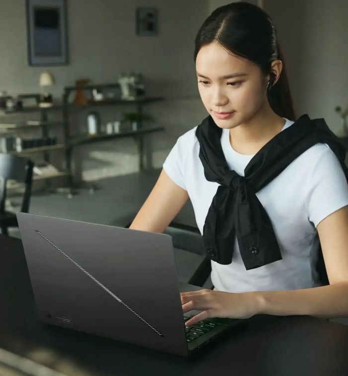 Ноутбук ASUS ROG Zephyrus G14 GU405AR-SY079W 14" 3K OLED, Intel Ultra 9 386H, 32GB, F1TB, NVD5070Ti-12, Win11, Сірий