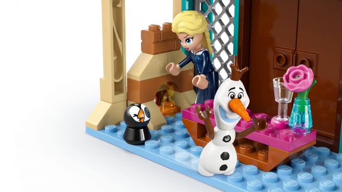 Конструктор LEGO Disney Princess Замерзлий замок в королівстві Ерендел