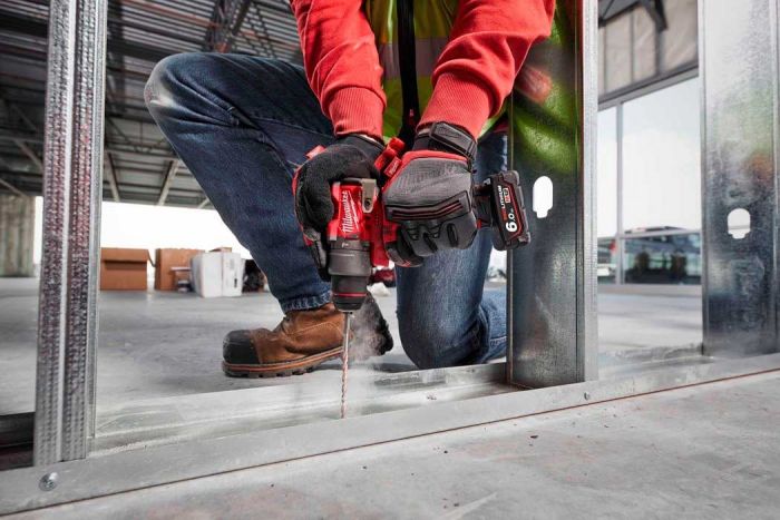 Шурупокрут-дриль акумуляторний Milwaukee M12 FPD2-402X 12В 2х4А·год 45Нм 450·1550об/хв ЗП M12 кейс 1.4кг
