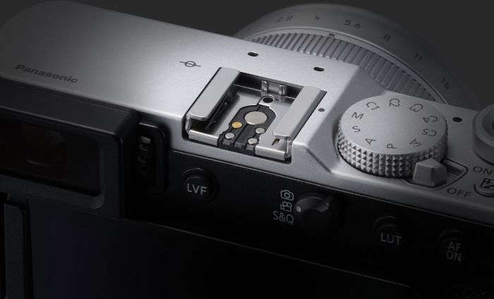 Цифр. фотокамера Panasonic DC-L10 Silver