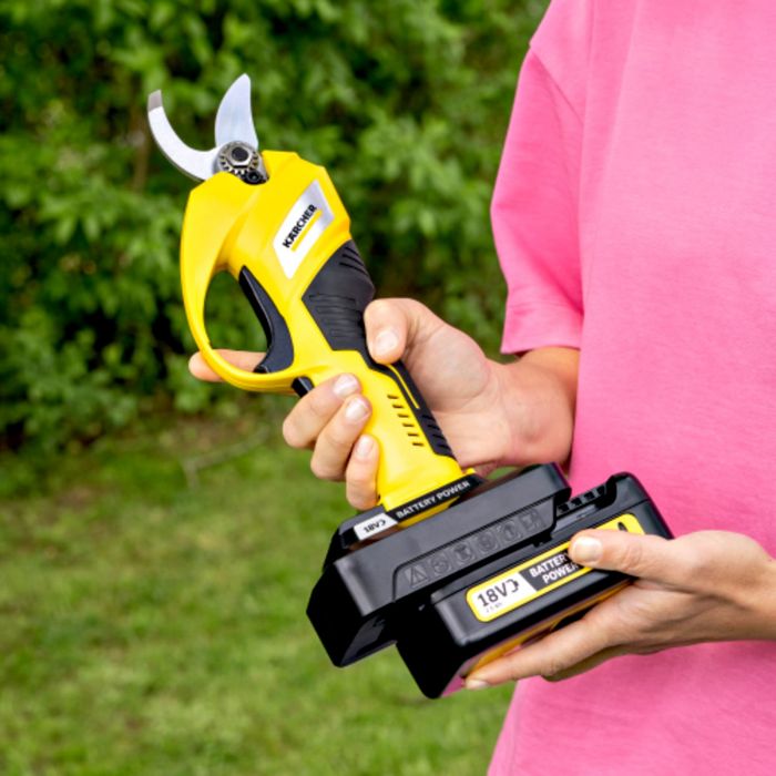 Секатор акумуляторний Karcher TLO 2-18 18В 2,5см 1.09кг без АКБ та ЗП