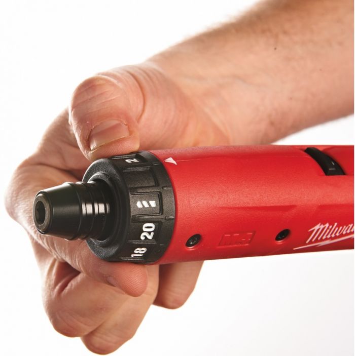 Викрутка акумуляторна Milwaukee 4В 2х2А·год 5Нм 200об/хв сумка та ЗП 0.5кг