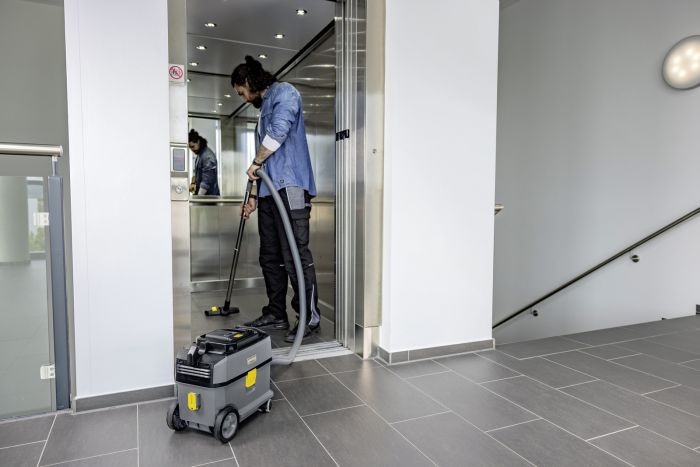 Пилосос професійний акумуляторний Karcher T 10/1 Bp MODULAR RANGE! 36В 223мБар контейнер 10л 6.8кг без АКБ та ЗП