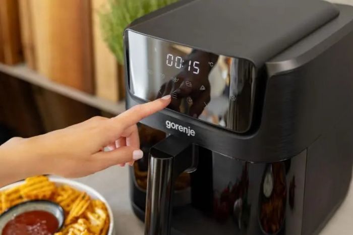 Мультипіч Gorenje 1800Вт, чаша-6.3л, сенсорне управл., 8 авто. програм, пластик+метал, чорний