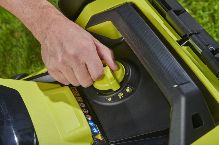 Газонокосарка акумуляторна Ryobi Max Power RY36LMXSP53B-160 36В акб 1х6А·год 53см 68л 25-100мм самохідна 30кг