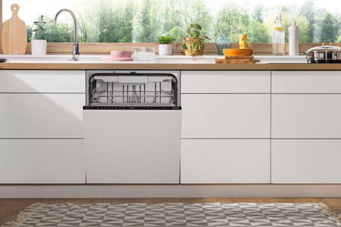 Посудомийна машина Gorenje вбудовувана, 16компл., A+++, 60см, інвертор,Wi-Fi, AquaStop, сенсорн.упр, 3и кошики, білий