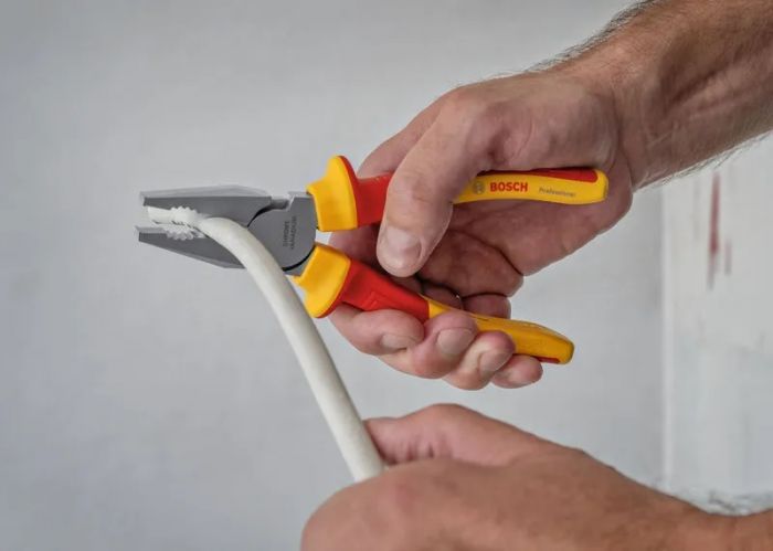 Плоскогубці комбіновані Bosch Professional, 180 мм, VDE
