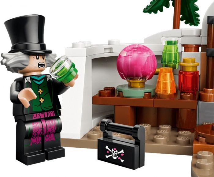 Конструктор LEGO ONE PIECE  Схованка лікаря Гірілука