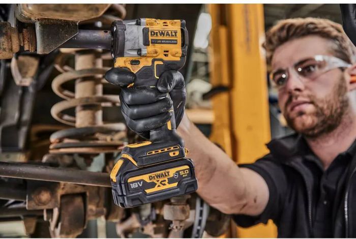 Гайковерт ударний акумуляторний DeWALT XR Li-Ion 18В 610Нм 1400-2500об/хв 3550уд/хв 1/2" кейс TSTAK 1.1кг без АКБ та ЗП