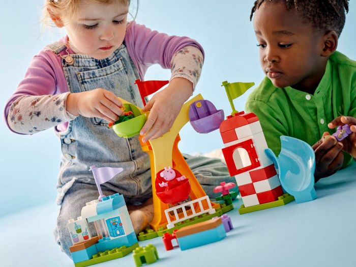 Конструктор LEGO DUPLO Peppa Pig Ярмарок розваг