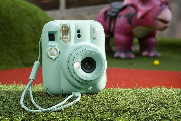Фотокамера миттєвого друку Instax Mini 13 Green