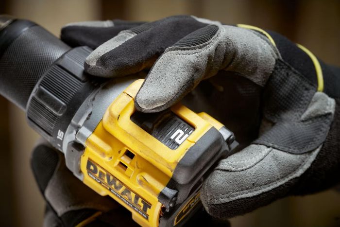 Дриль-шурупокрут DeWalt XR Li-Ion 18В 74Нм 0-450-1650об/хв патрон 13мм 1.12кг кейс кейс без АКБ та ЗП