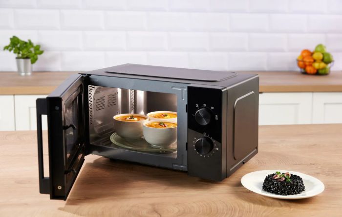 Мікрохвильова піч Gorenje, 20л, мех. керув., 700Вт, гриль, інвертор, чорний