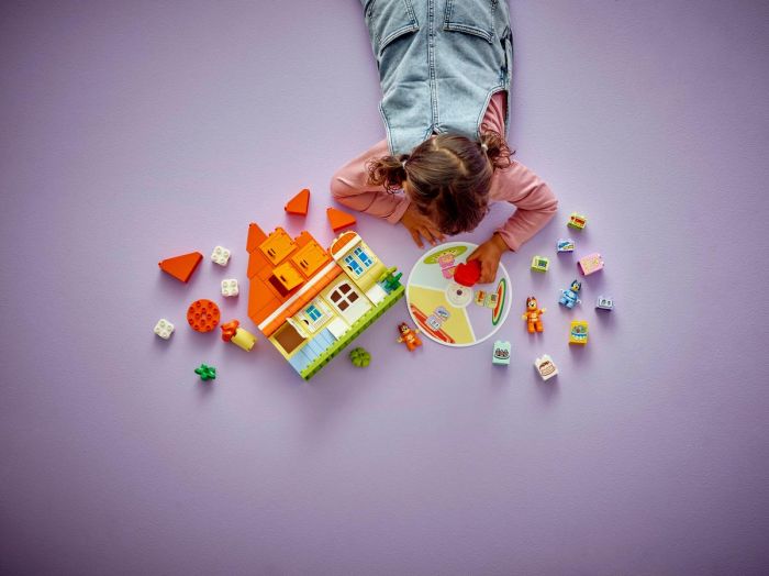 Конструктор LEGO DUPLO Bluey Родинний дім Блуї із грою на запам'ятовування