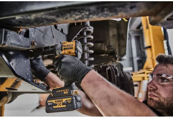 Гайковерт ударний акумуляторний DeWALT XR Li-Ion 18В 610Нм 1400-2500об/хв 3550уд/хв 1/2" кейс TSTAK 1.1кг без АКБ та ЗП