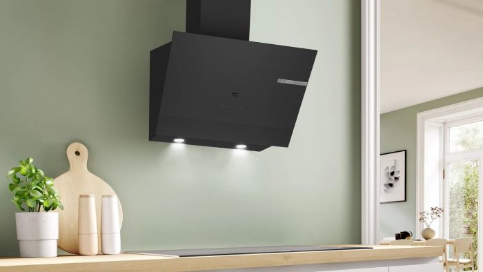 Витяжка Bosch похила, 60см, 700 м.куб/год, чорний