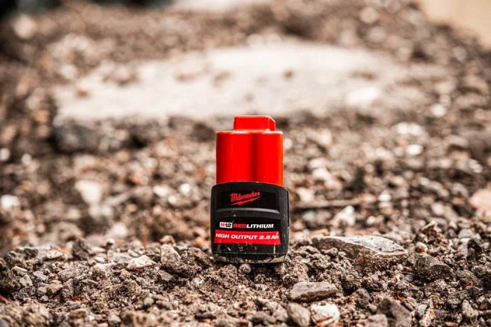 Акумулятор Milwaukee Redlithium M12 12В 2.5А·год 0.2кг