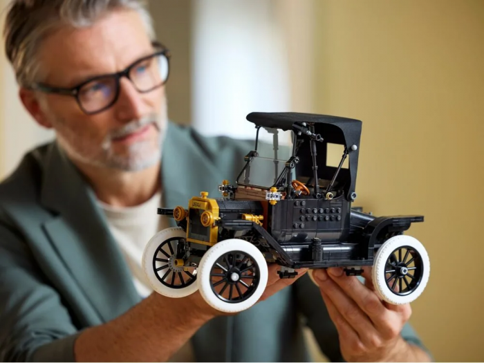 Конструктор LEGO Icons Ford Model T
