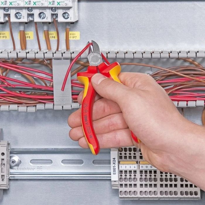 Кусачки-бокорізи KNIPEX діелектричні для робіт під напругою 10000В 0-4мм 125мм 0.121кг