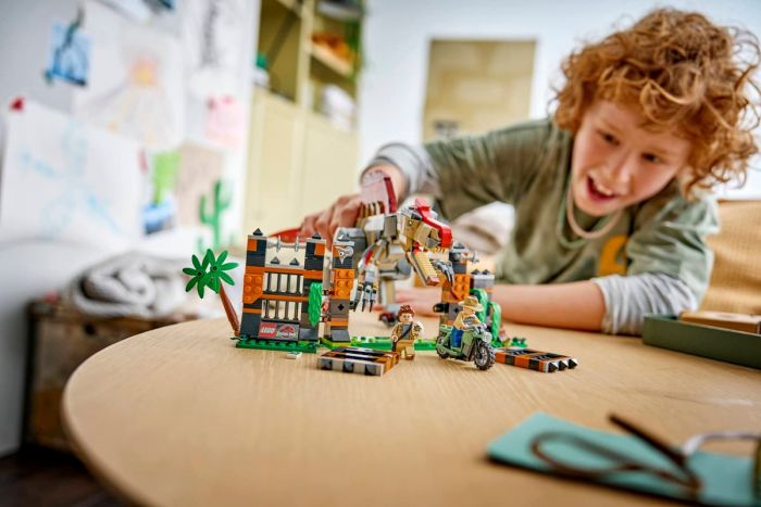 Конструктор LEGO Jurassic World  Втеча спинозавра