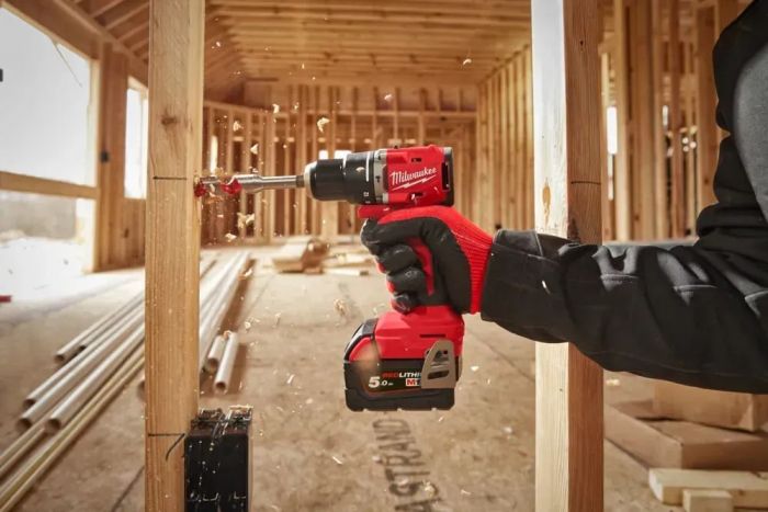Шурупокрут-дриль акумуляторний Milwaukee M18 BLPDRC-502C 18В 2х5А·год М12-М18 60Нм 0·1700об/хв 1.5кг