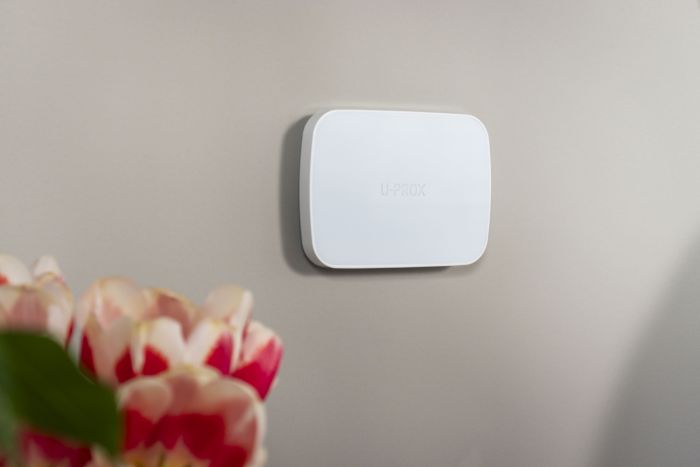 Інтелектуальна централь U-Prox MPX LE White, ethernet, wi-fi, 2 LTE, фотоверіфікація, бездротова, білий