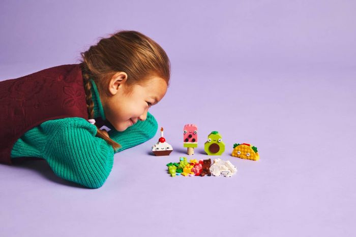 Конструктор LEGO Classic Творчі друзі з їжею