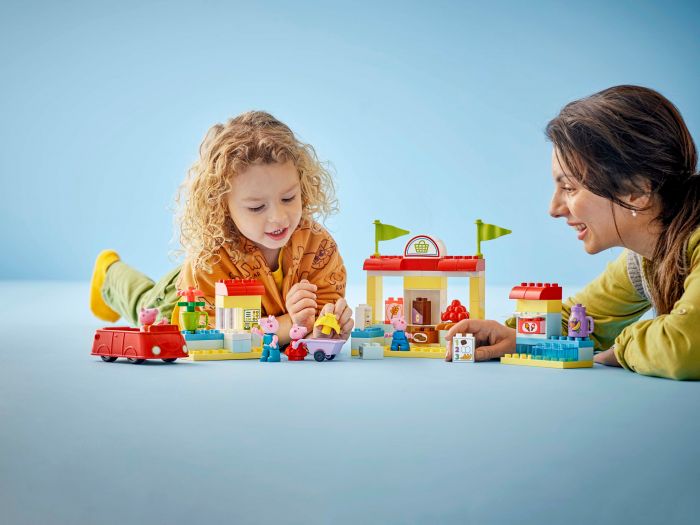 Конструктор LEGO DUPLO Peppa Pig Супермаркет Пеппи