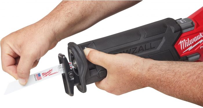 Пила шабельна акумуляторна Milwaukee M18 FUEL ONE-KEY 18В пропил 300мм хід 32мм 3.8кг без АКБ та ЗП