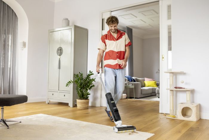 Пилосос Karcher безпровідний FCV 3, 160Вт, конт пил -0.45л, вода -0.8л, автон. робота до 30хв, вага-3.7кг, 3в1, білий