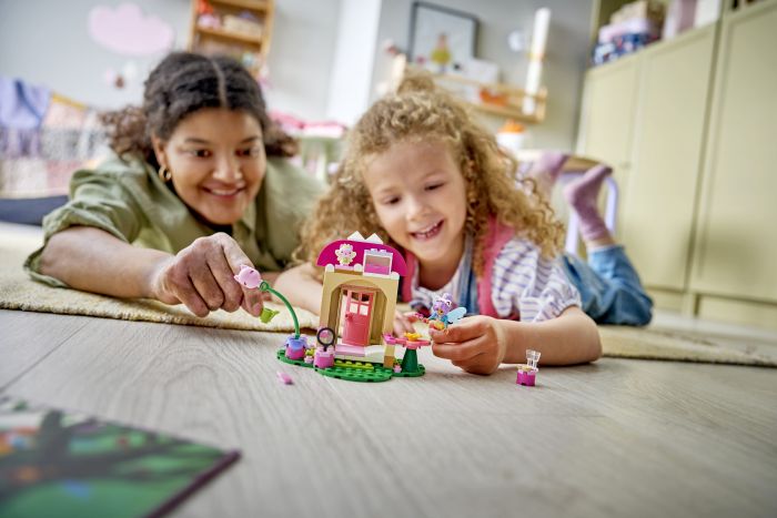 Конструктор LEGO Gabby's Dollhouse Садовий будиночок Котофеї