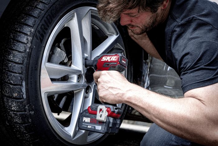 Гайковерт ударний SKIL 3265 CA Compact безщітковий 20В 1х5А·год до 2850об/хв 250Нм 0.9кг